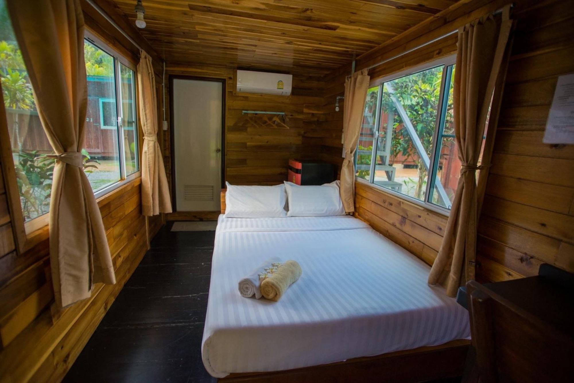 The Camper Lodge Khao Sok Ban Bang Bon Екстериор снимка