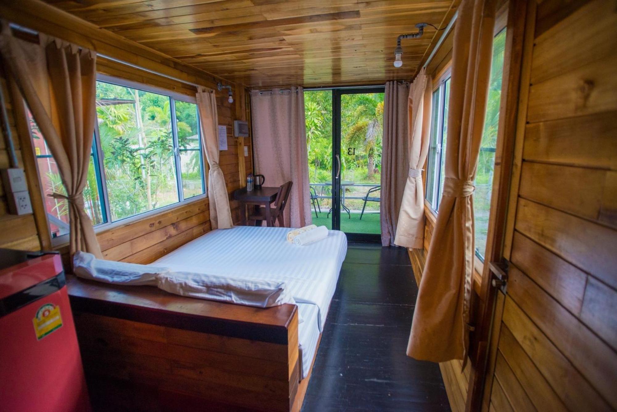 The Camper Lodge Khao Sok Ban Bang Bon Екстериор снимка