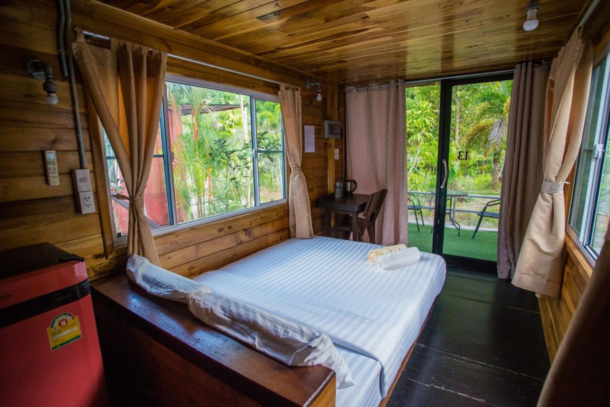 The Camper Lodge Khao Sok Ban Bang Bon Екстериор снимка