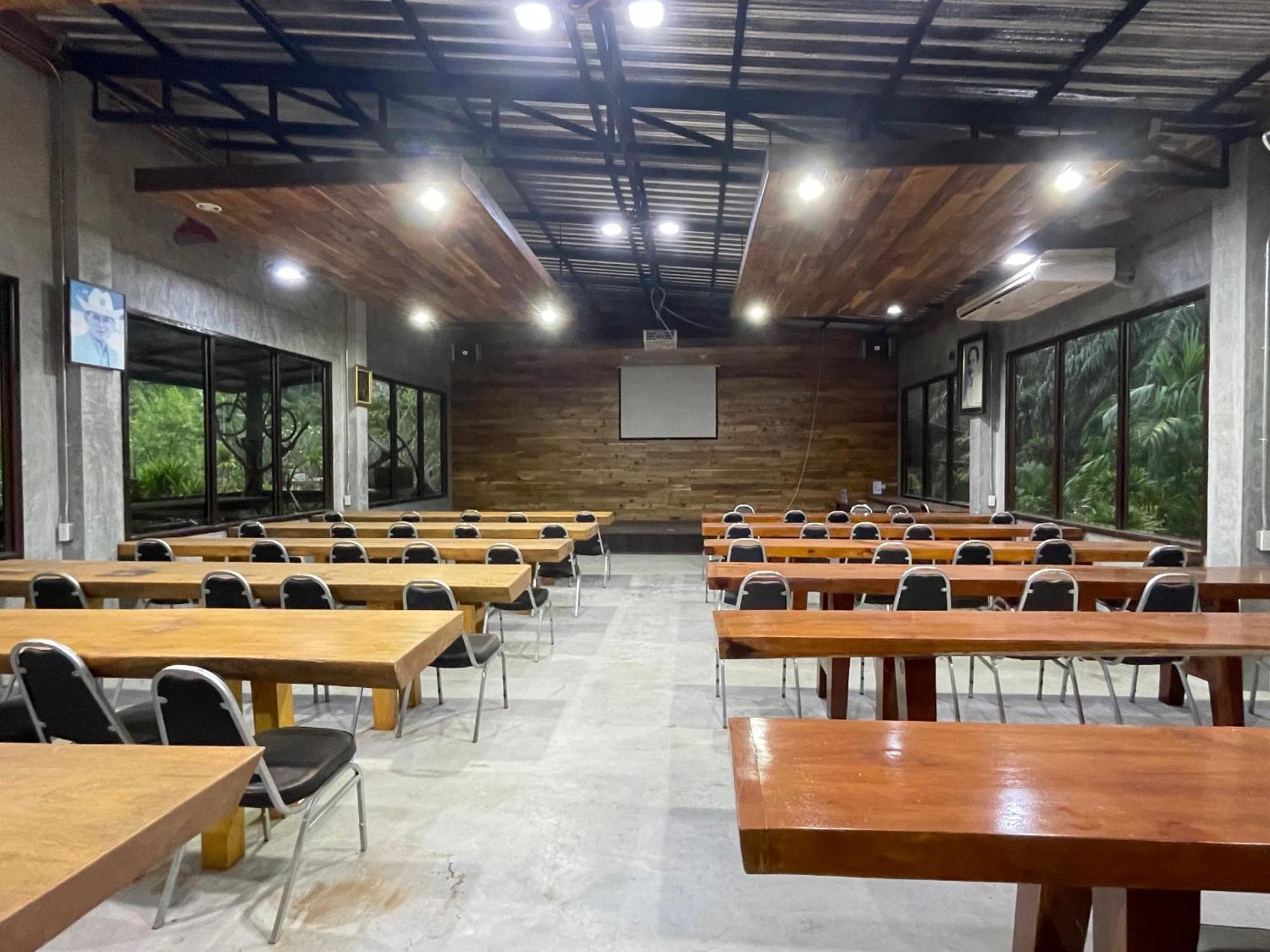 The Camper Lodge Khao Sok Ban Bang Bon Екстериор снимка