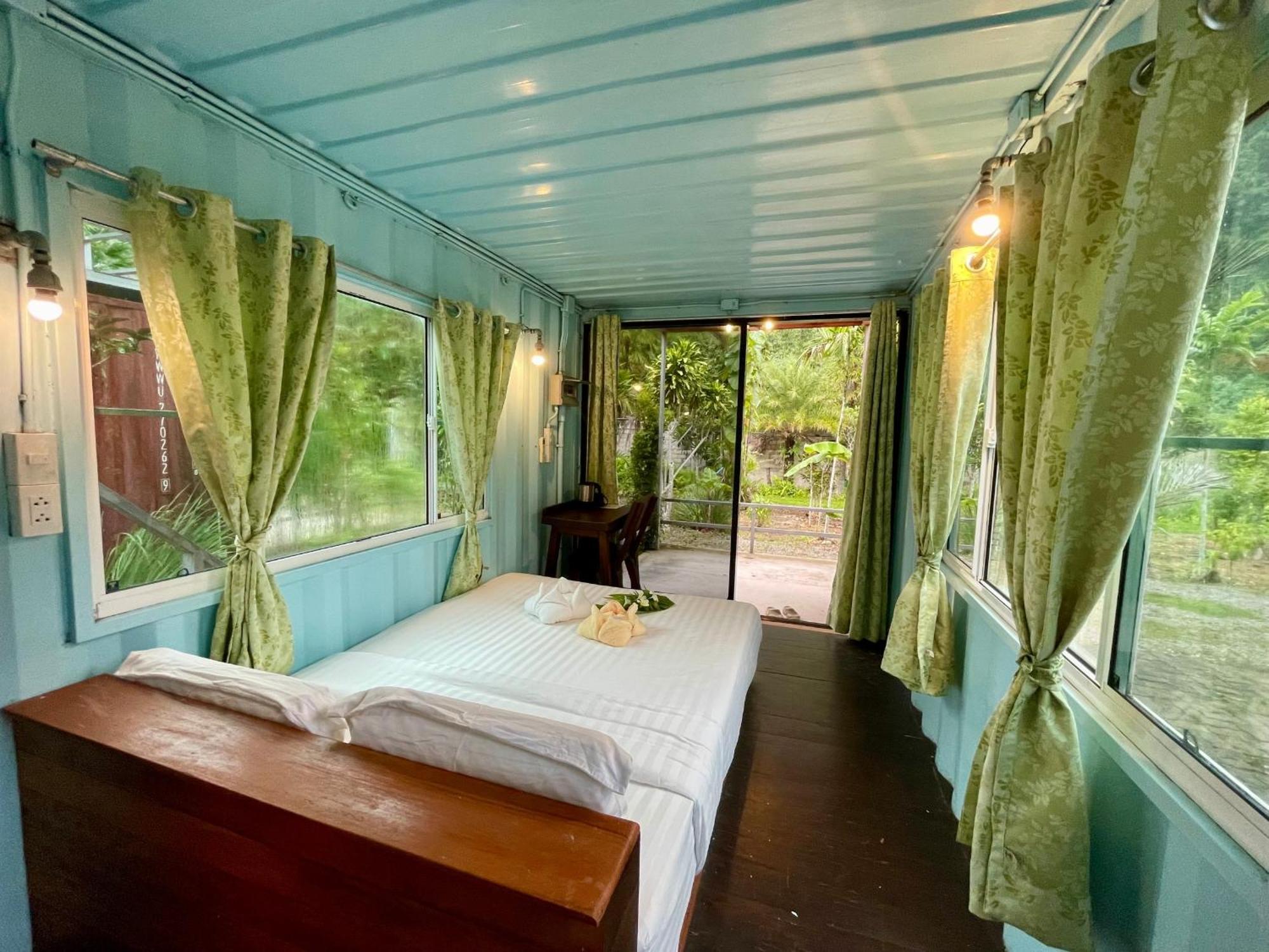 The Camper Lodge Khao Sok Ban Bang Bon Екстериор снимка